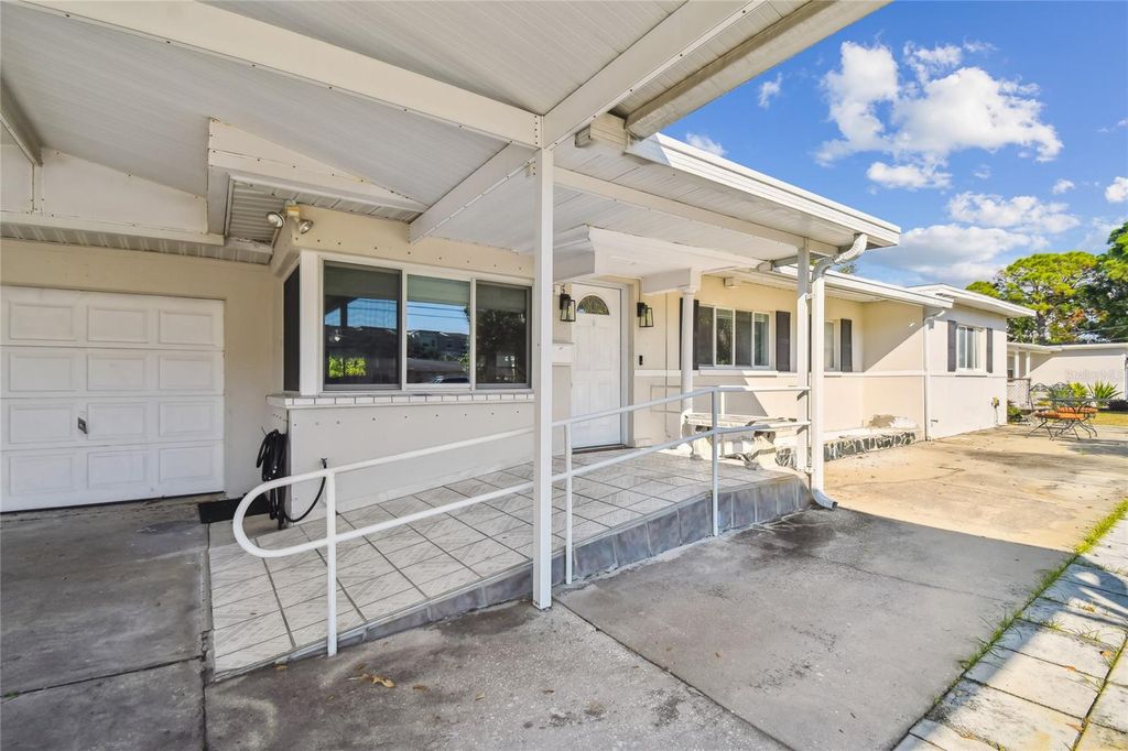 Image 5 of property listing at 4315 W FAIR OAKS AVENUE, Tampa, FL 33611