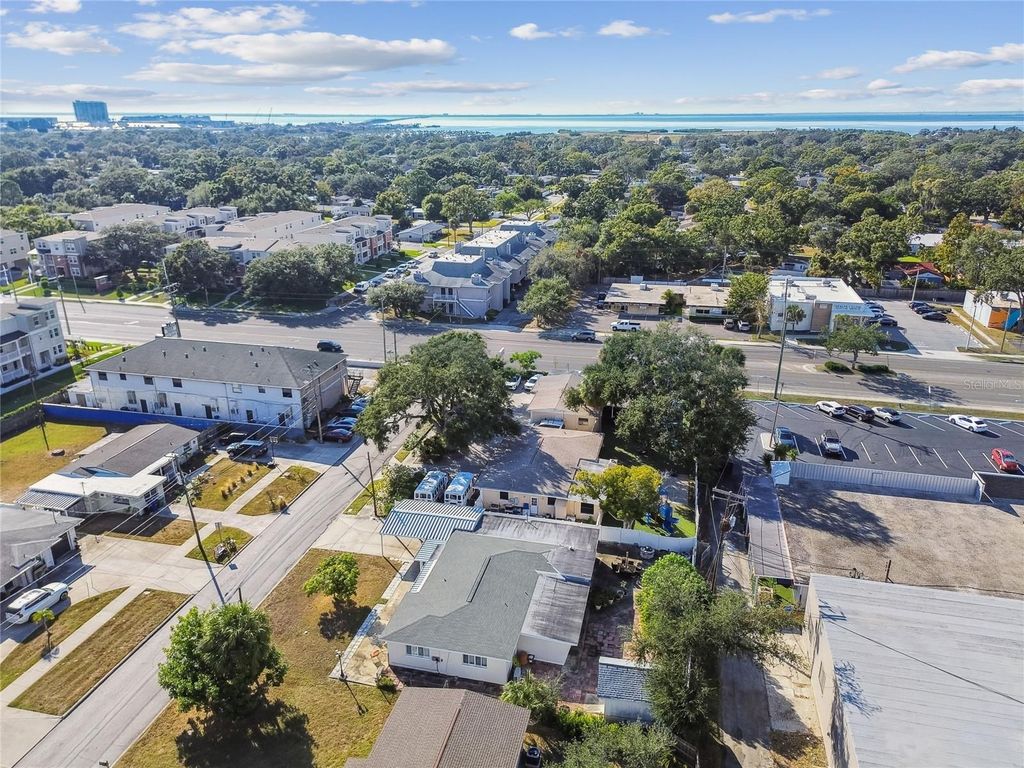 Image 50 of property listing at 4315 W FAIR OAKS AVENUE, Tampa, FL 33611