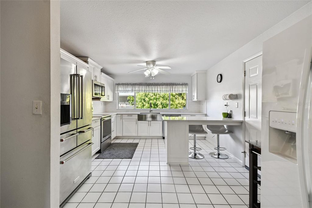 Image 8 of property listing at 4315 W FAIR OAKS AVENUE, Tampa, FL 33611