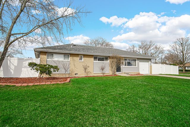 310 Maricopa Lane, Hoffman Estates, IL 60169