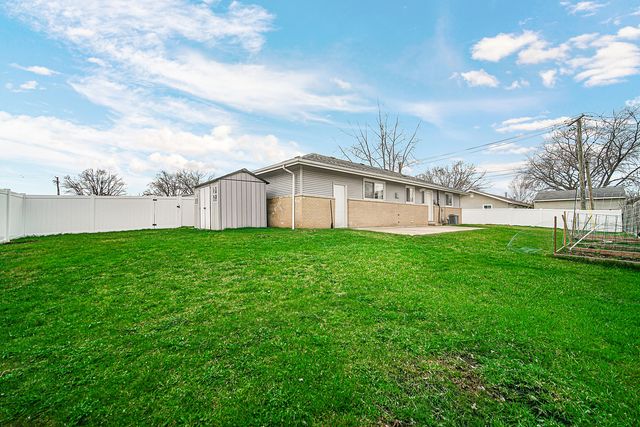 310 Maricopa Lane, Hoffman Estates, IL 60169