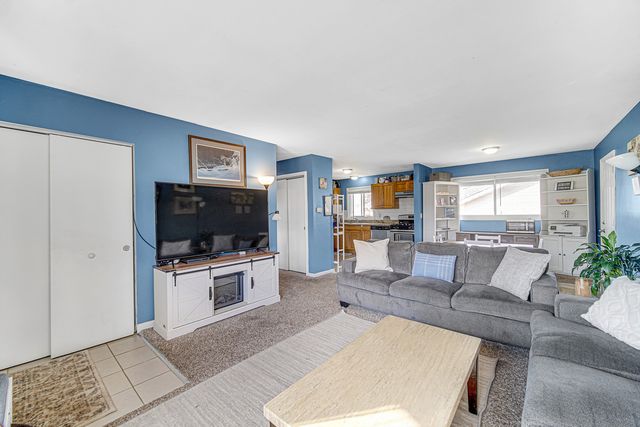 310 Maricopa Lane, Hoffman Estates, IL 60169