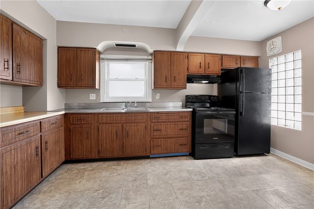410 Carl St, Mt Oliver, PA 15210