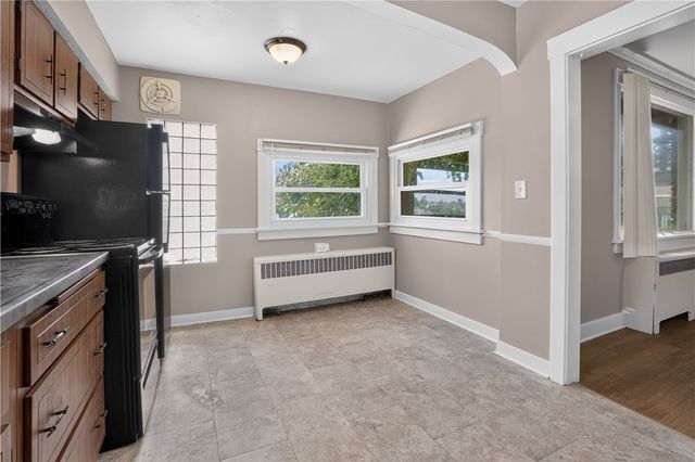 410 Carl St, Mt Oliver, PA 15210