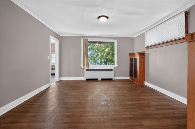 410 Carl St, Mt Oliver, PA 15210