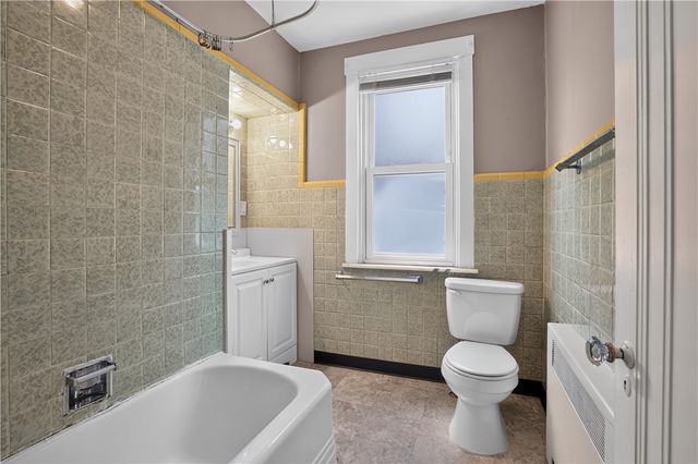 410 Carl St, Mt Oliver, PA 15210