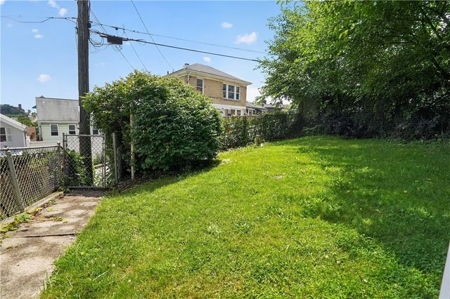 410 Carl St, Mt Oliver, PA 15210