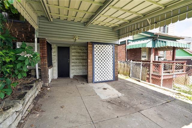 410 Carl St, Mt Oliver, PA 15210