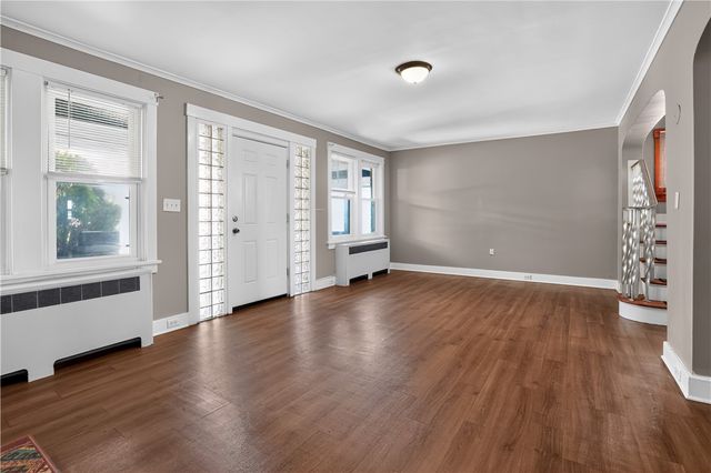410 Carl St, Mt Oliver, PA 15210