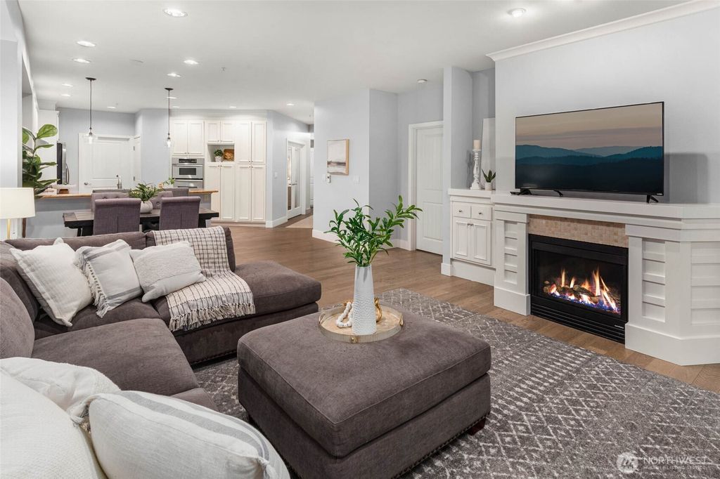 8850 Redmond Woodinville Road NE #305, Redmond, WA 98052