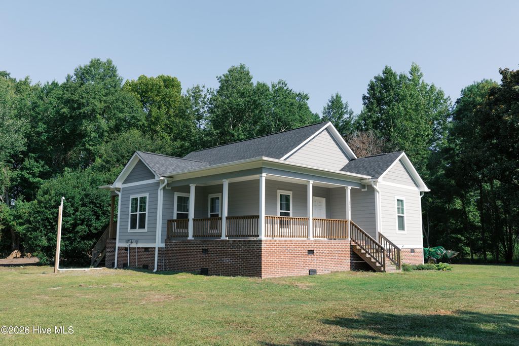 2426 Arrington Bridge Road, Dudley, NC 28333