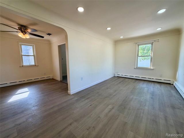 8044 Fremont Street, Westland, MI 48185