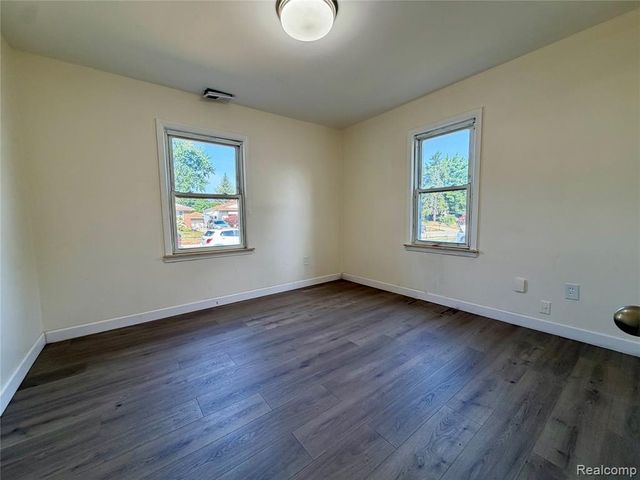 8044 Fremont Street, Westland, MI 48185