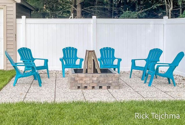 2055 Rambling Oak Drive, Muskegon Twp, MI 49445