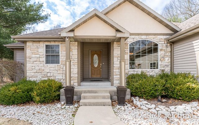 2055 Rambling Oak Drive, Muskegon Twp, MI 49445