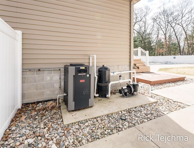 2055 Rambling Oak Drive, Muskegon Twp, MI 49445