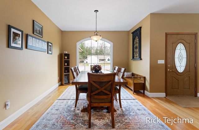 2055 Rambling Oak Drive, Muskegon Twp, MI 49445