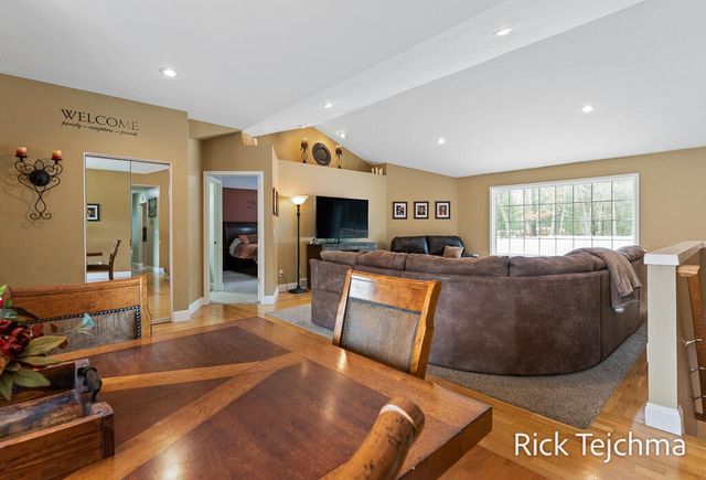 2055 Rambling Oak Drive, Muskegon Twp, MI 49445