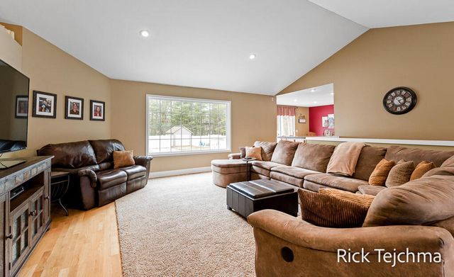 2055 Rambling Oak Drive, Muskegon Twp, MI 49445