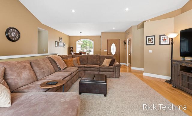 2055 Rambling Oak Drive, Muskegon Twp, MI 49445