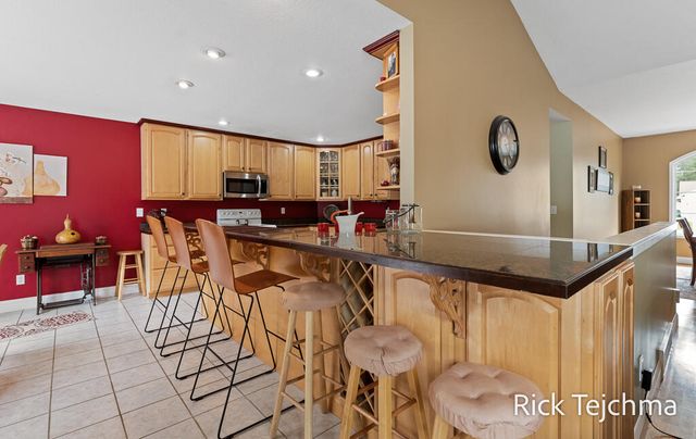 2055 Rambling Oak Drive, Muskegon Twp, MI 49445