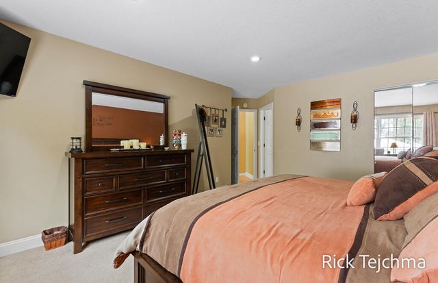 2055 Rambling Oak Drive, Muskegon Twp, MI 49445