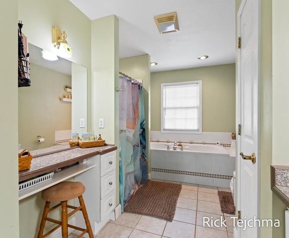 2055 Rambling Oak Drive, Muskegon Twp, MI 49445