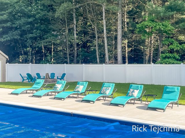 2055 Rambling Oak Drive, Muskegon Twp, MI 49445