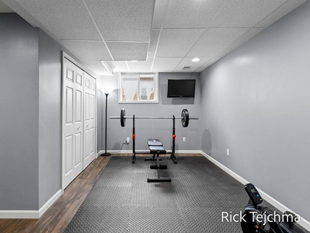 2055 Rambling Oak Drive, Muskegon Twp, MI 49445