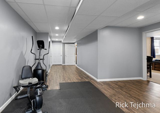 2055 Rambling Oak Drive, Muskegon Twp, MI 49445