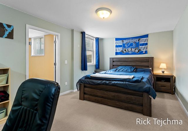 2055 Rambling Oak Drive, Muskegon Twp, MI 49445