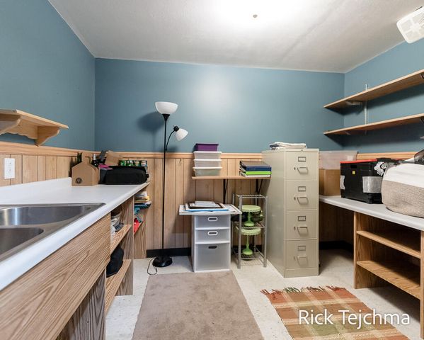 2055 Rambling Oak Drive, Muskegon Twp, MI 49445