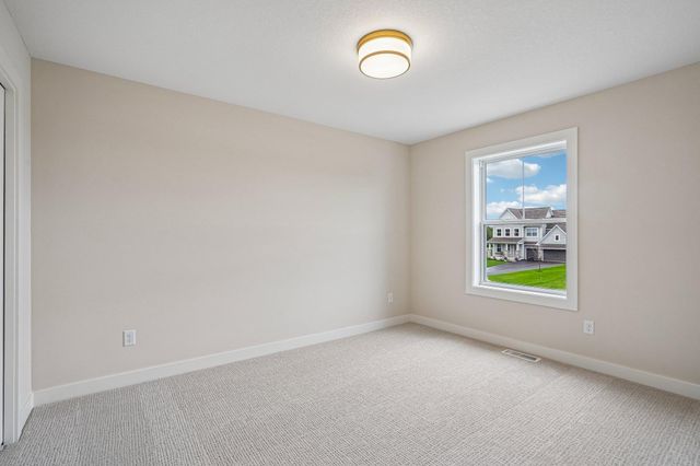 5890 Freeland Alcove N, Hugo, MN 55038