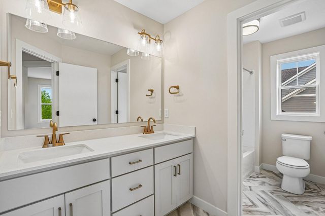 5890 Freeland Alcove N, Hugo, MN 55038