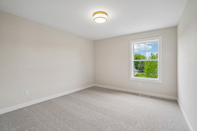 5890 Freeland Alcove N, Hugo, MN 55038