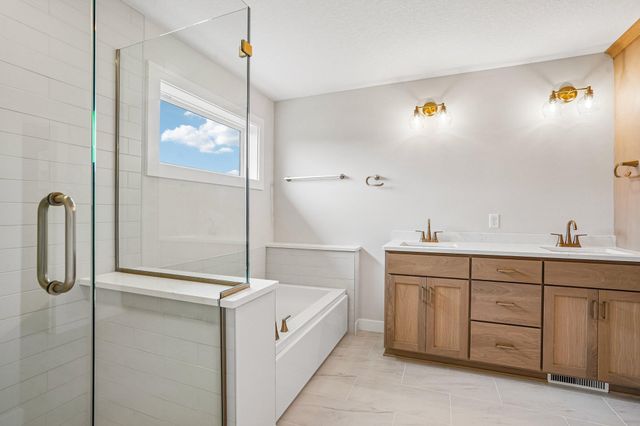 5890 Freeland Alcove N, Hugo, MN 55038