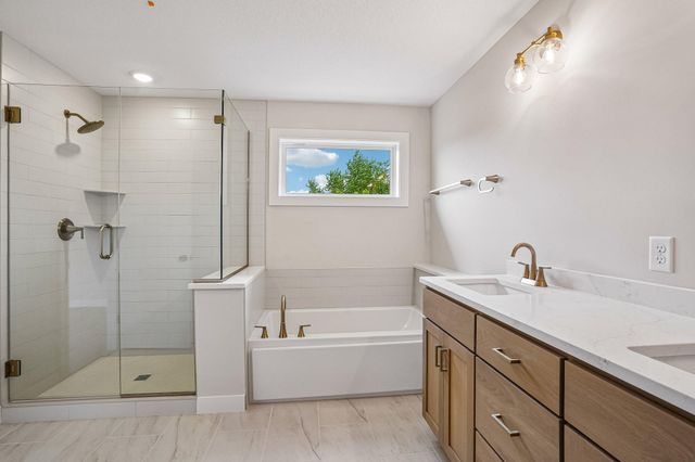 5890 Freeland Alcove N, Hugo, MN 55038