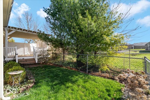 949 Peppermill Run, Greenwood, IN 46143