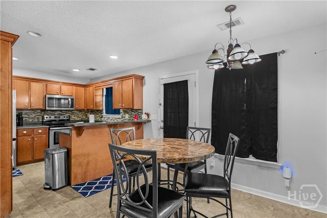 242 Parish Loop NE, Hinesville, GA 31313