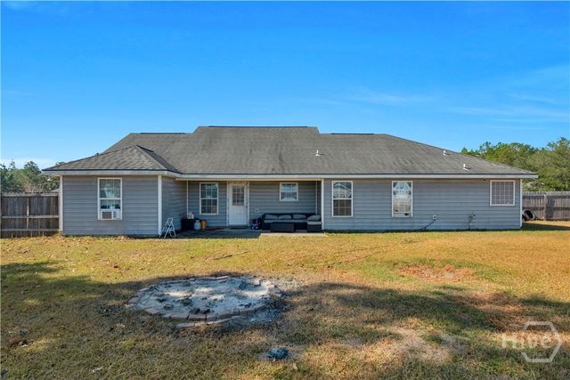 242 Parish Loop NE, Hinesville, GA 31313