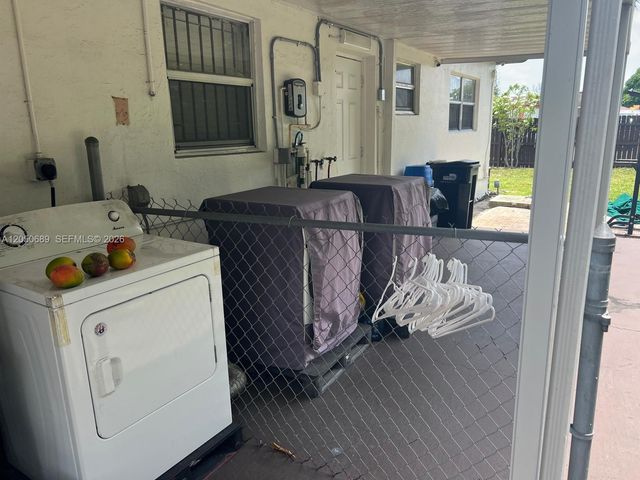 695 697 Curtiss Dr, Opa-locka, FL 33054