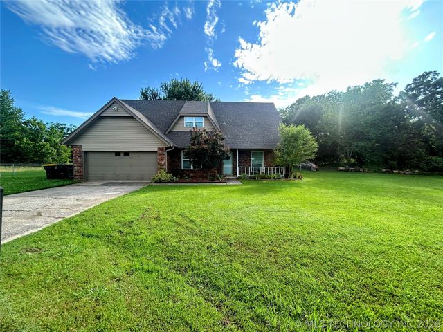 12866 S 279th East Avenue, Coweta, OK 74429