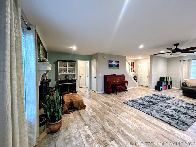 12866 S 279th East Avenue, Coweta, OK 74429