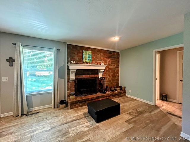 12866 S 279th East Avenue, Coweta, OK 74429