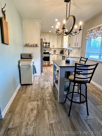 12866 S 279th East Avenue, Coweta, OK 74429