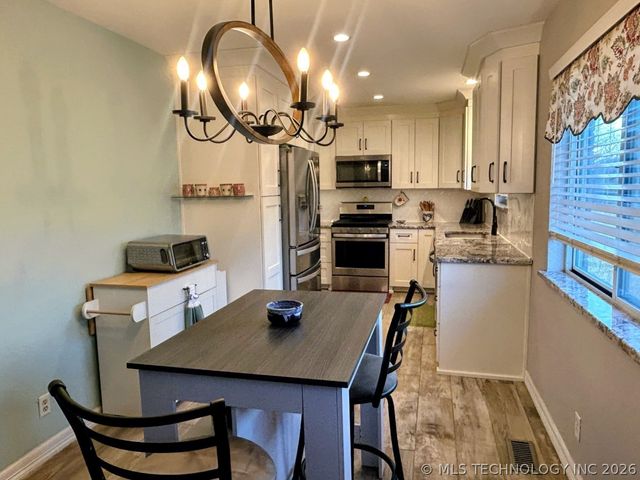 12866 S 279th East Avenue, Coweta, OK 74429