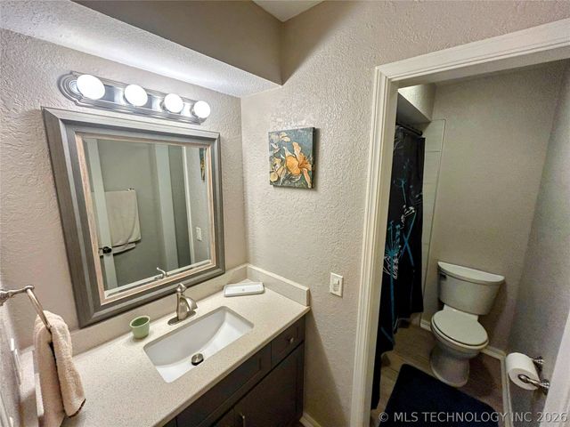 12866 S 279th East Avenue, Coweta, OK 74429