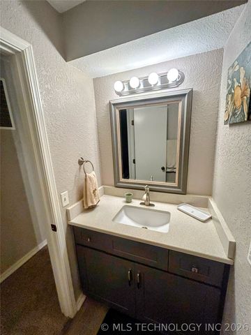 12866 S 279th East Avenue, Coweta, OK 74429