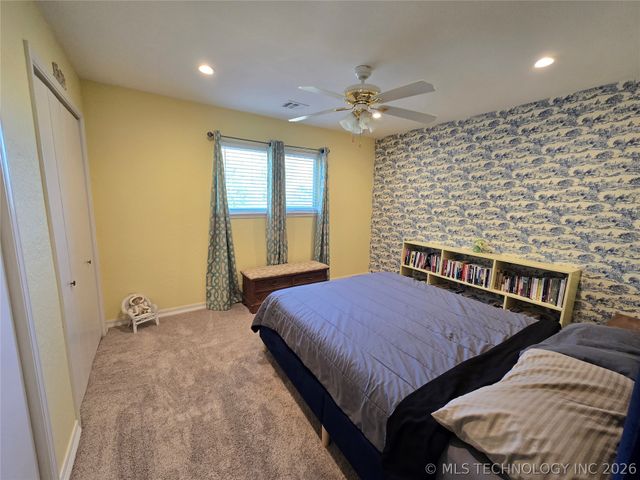 12866 S 279th East Avenue, Coweta, OK 74429