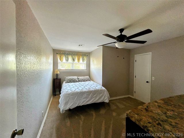 12866 S 279th East Avenue, Coweta, OK 74429